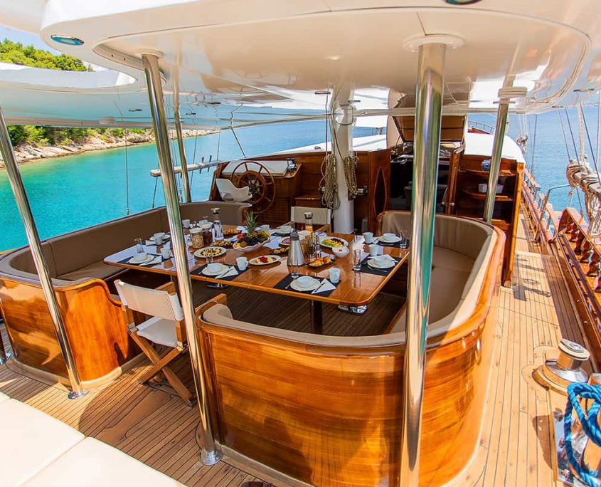 DOLCE VITA Dining area on Aft deck