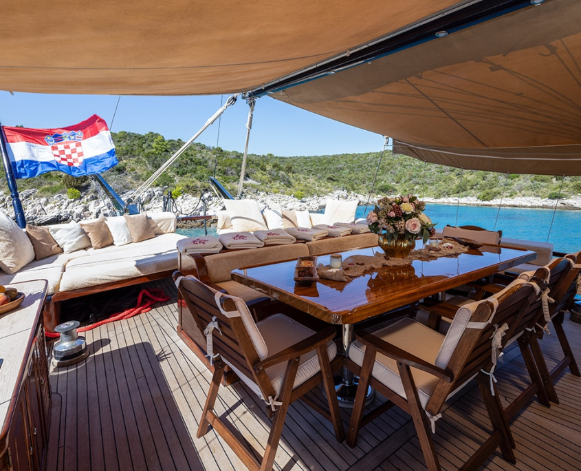 PACHA Aft deck