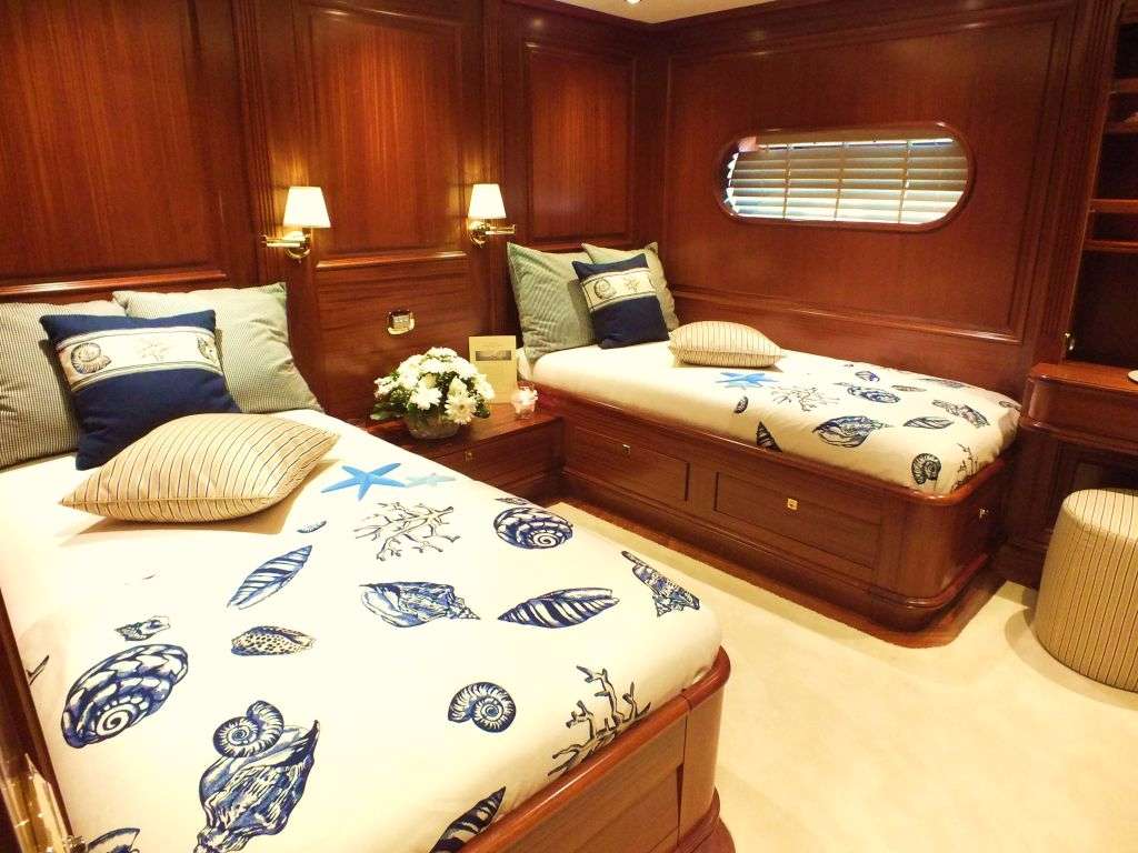 Twin bed cabin Twin bed cabin