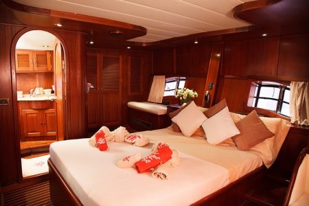 Pacha-Double-Cabin