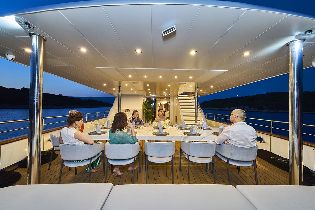 DALMATINO Dining area on Aft deck