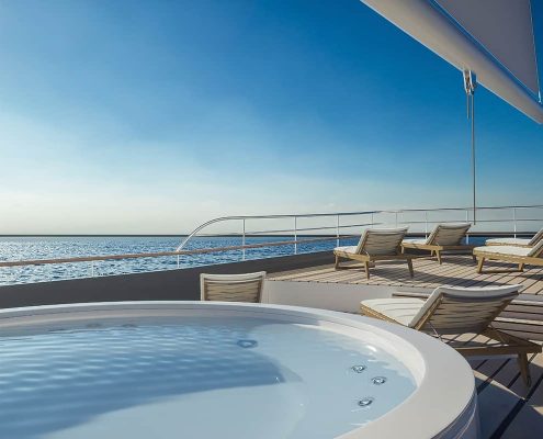 CORSARIO Jacuzzi on the flybridge