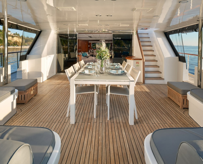 SAN LIMI Aft deck