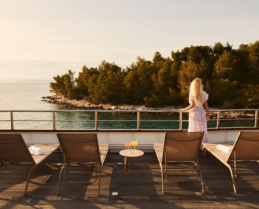 LUPUS MARE Sun loungers