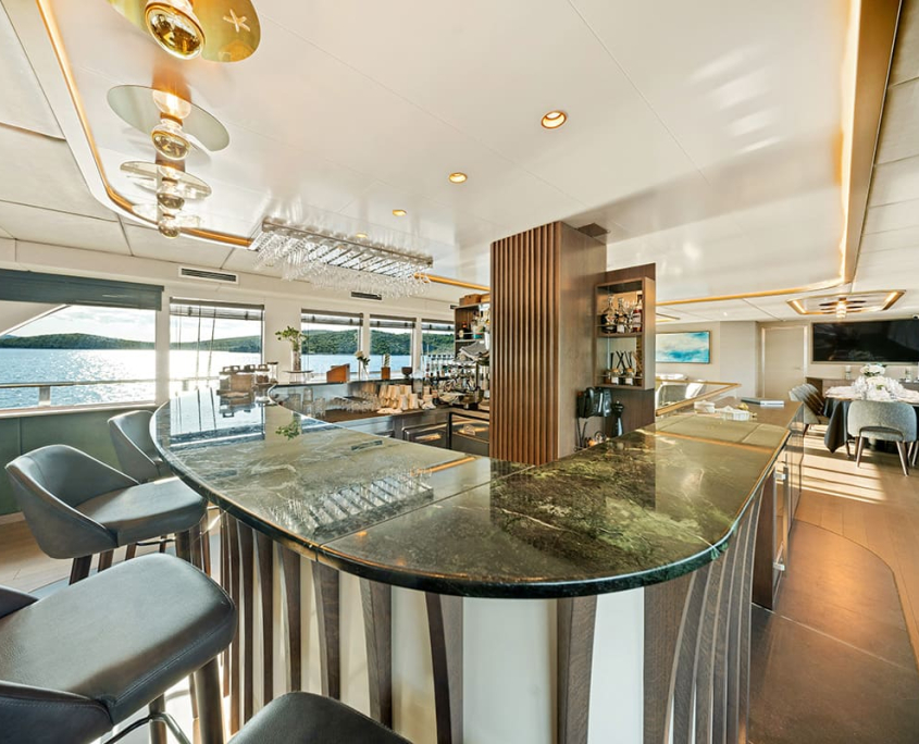 ANIMA MARIS Saloon