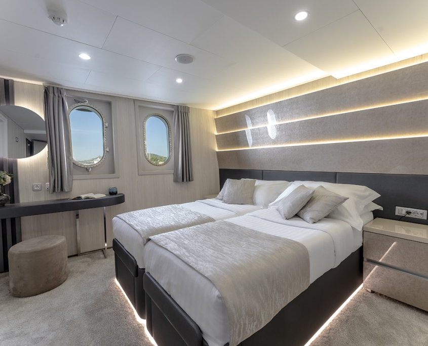 CRISTAL Double cabin