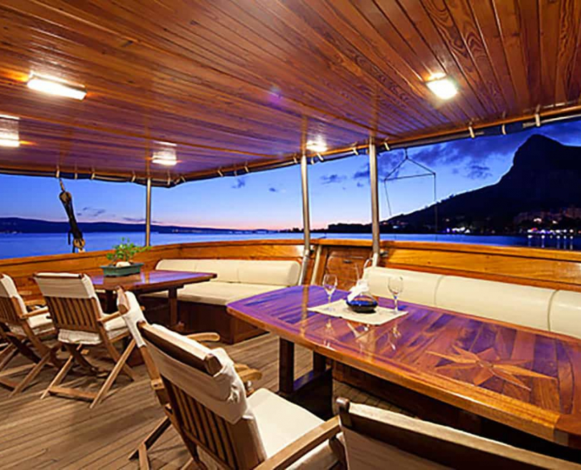 TAJNA MORA Dining area on Aft deck