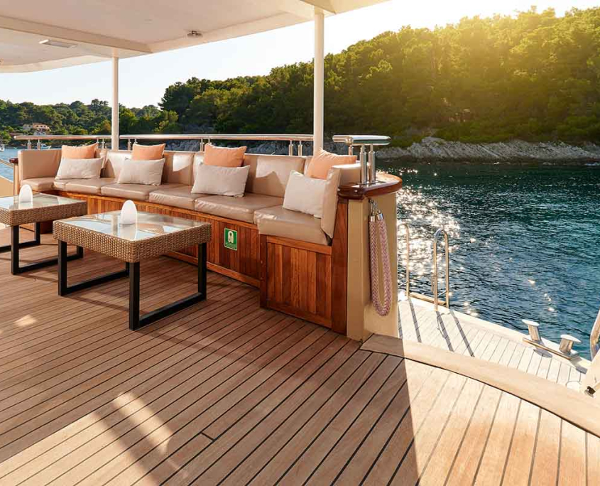 QUEEN ELEGANZA Aft deck