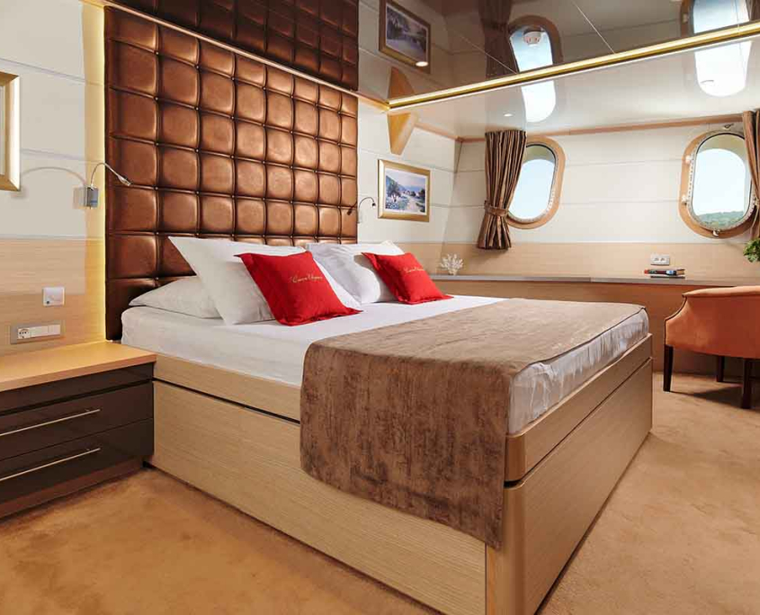 QUEEN ELEGANZA Double cabin