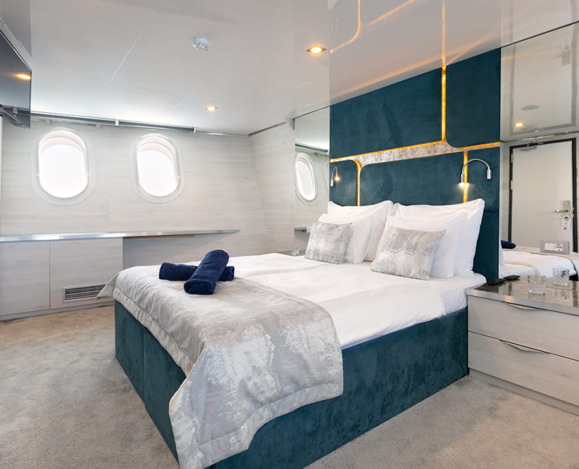 YOLO Double stateroom - Main deck YOLO Double stateroom - Main deck